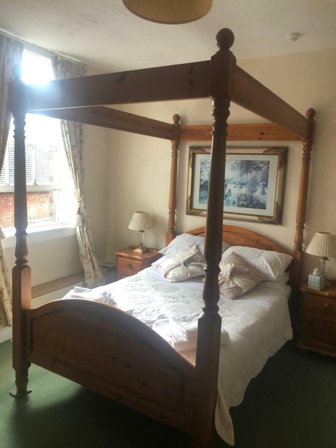 ホテル The Lion Broseley エクステリア 写真